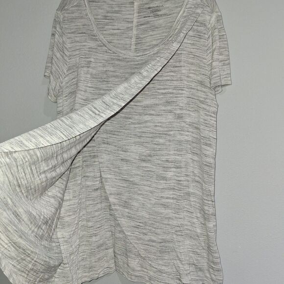 Motherhood Maternity Nursing Grey & White Tulip Style Short Sleeve Tshirt Size M - Picture 1 of 8